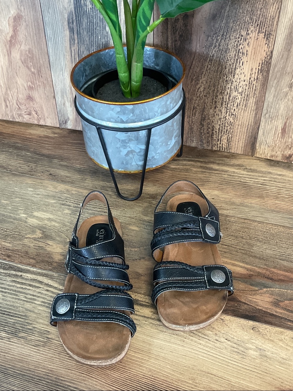 euro soft by Sofft Black Leather Slingback Sandals 8M           F338